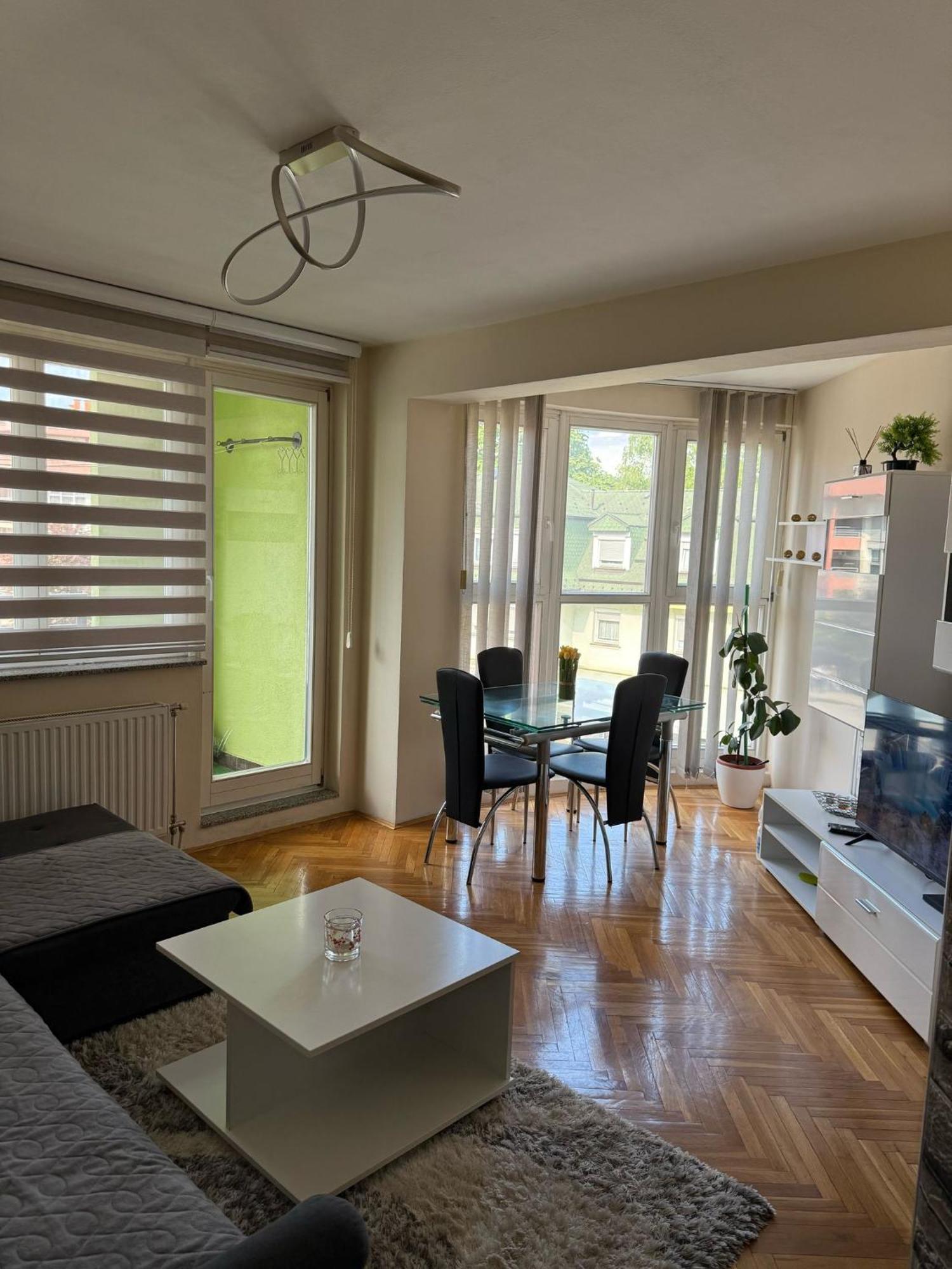 Lnb Lux Apartman Doboj Szoba fotó